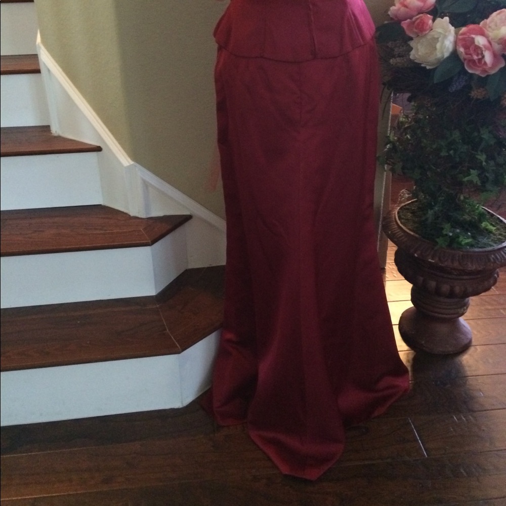 Burgundy 2 piece formal - Picture 5 of 5